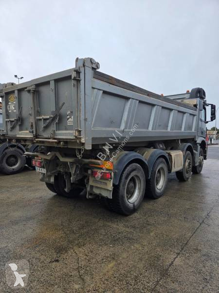Teherautó Mercedes 3243 KN