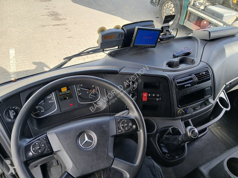 Camión Mercedes 1221