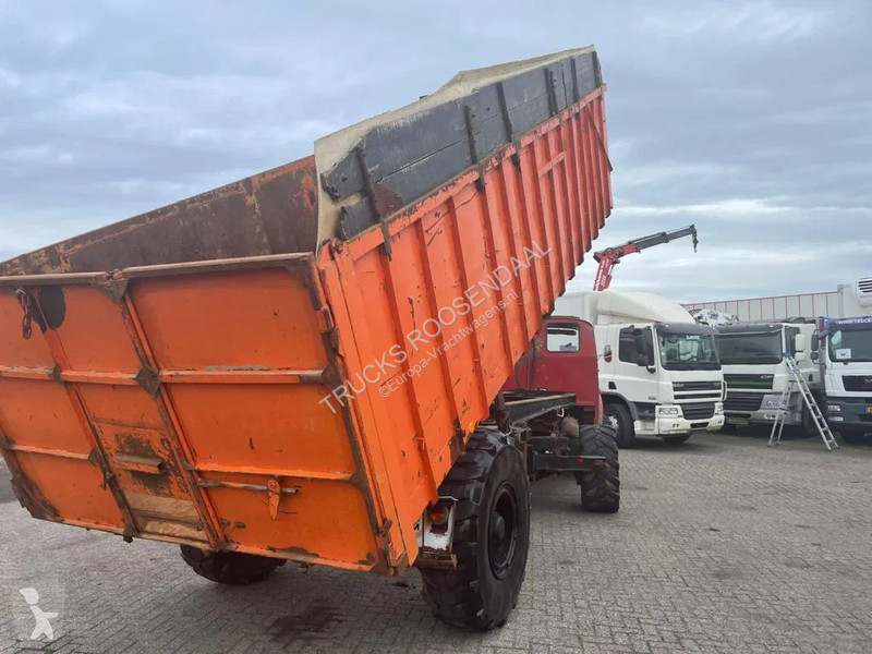Vrachtwagen Mercedes + Manual + Kipper + 4x4