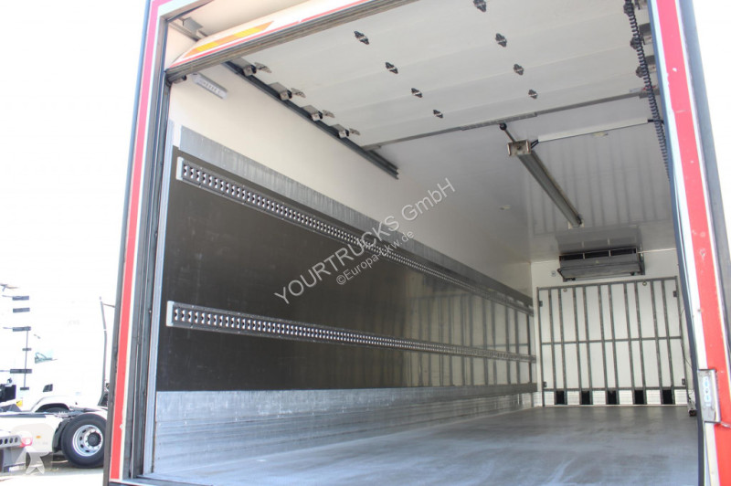 Kamion Renault   D 320E6 Wide CS 1050 Strom...