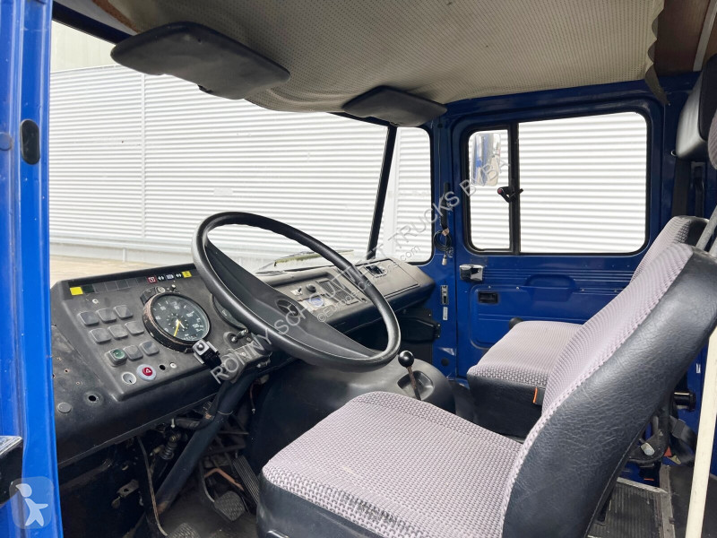 Vrachtwagen Mercedes L 407 D 4x2 Doka L 407 D...