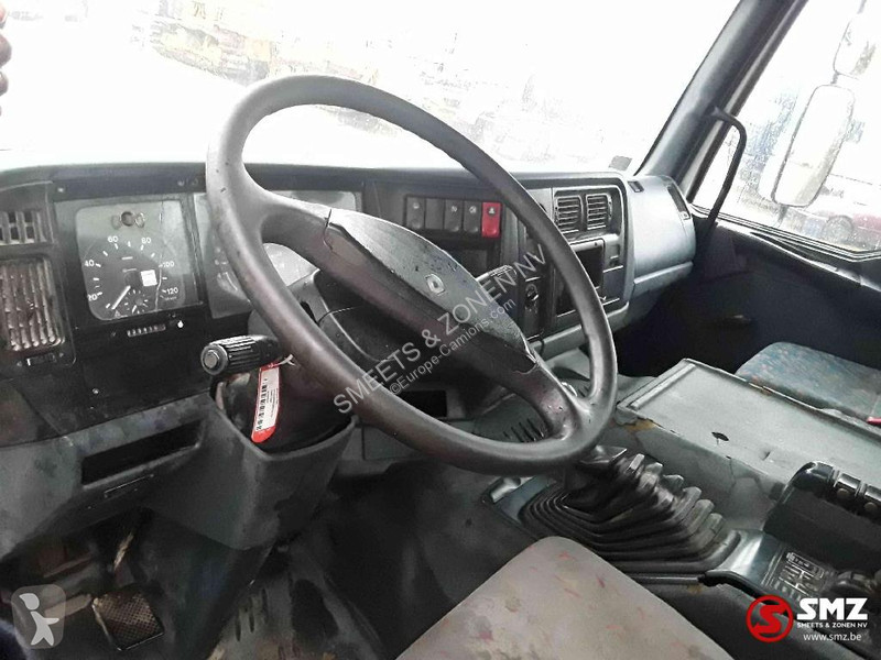 Camion Renault 300 manual pump