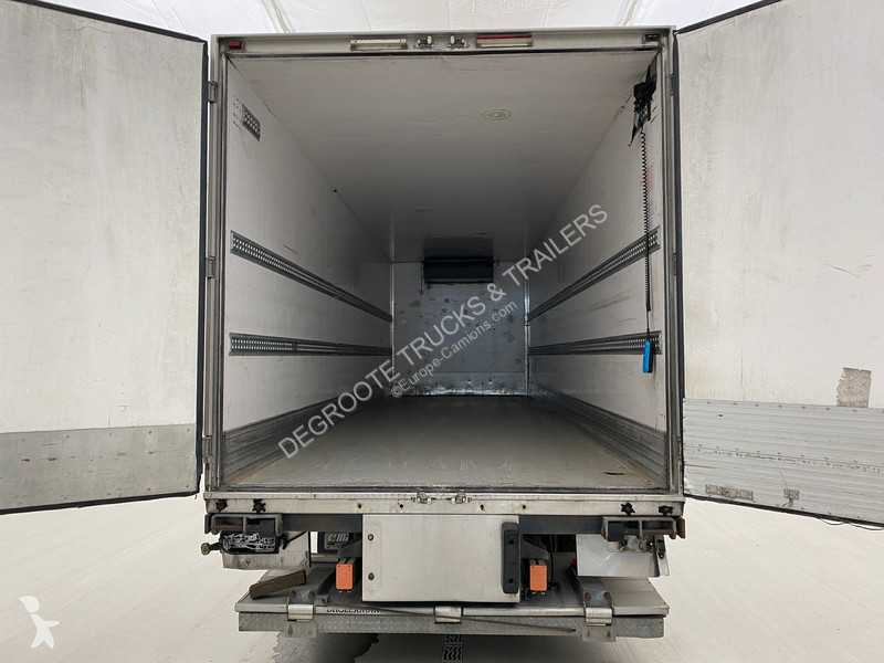 Vrachtwagen Volvo 330