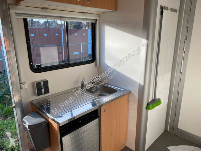 Camion Mercedes Pferdetransporter