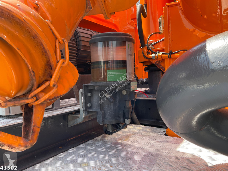 Vrachtwagen DAF FAX 85  340 Droge stoffen blaas...