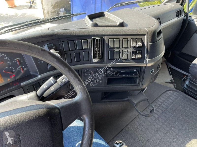 Camion Volvo FH 12 460 CON CASSONE RIB.BIL. 8 TON