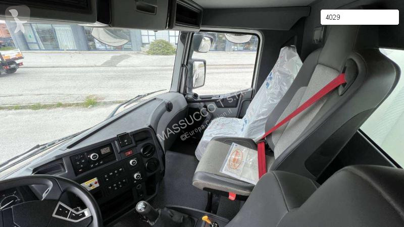 Kamion Renault KERAX 6X4