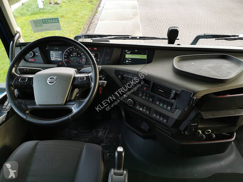 Camion Volvo 6X2 HIAB 117K PRO