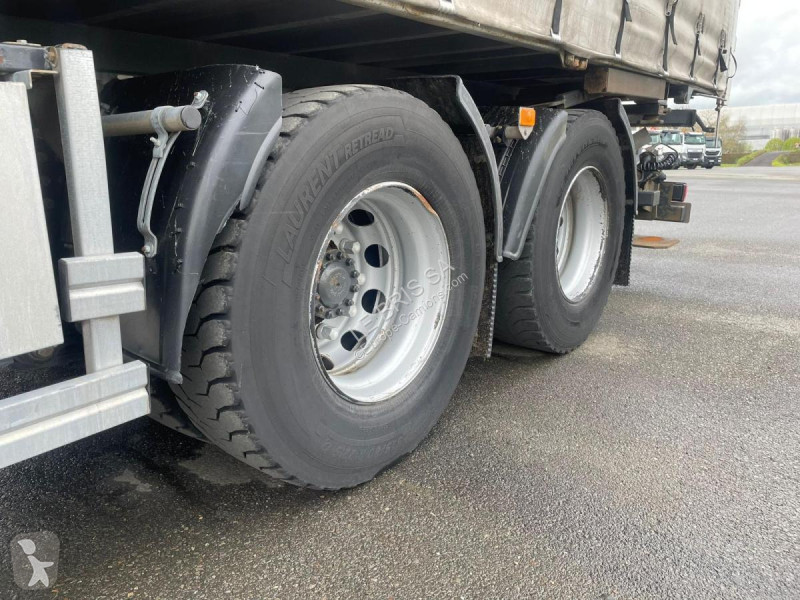 Vrachtwagen Renault 380 Gamme T