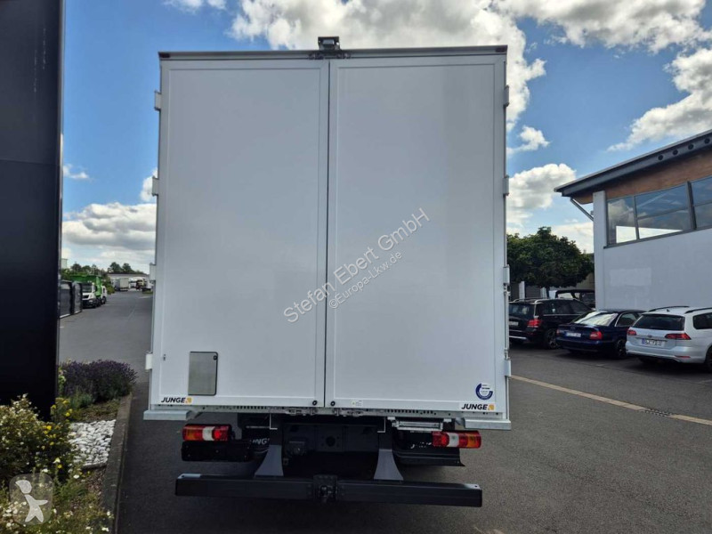Kamion Mercedes 818 L Koffer, 4 Stück vorhanden