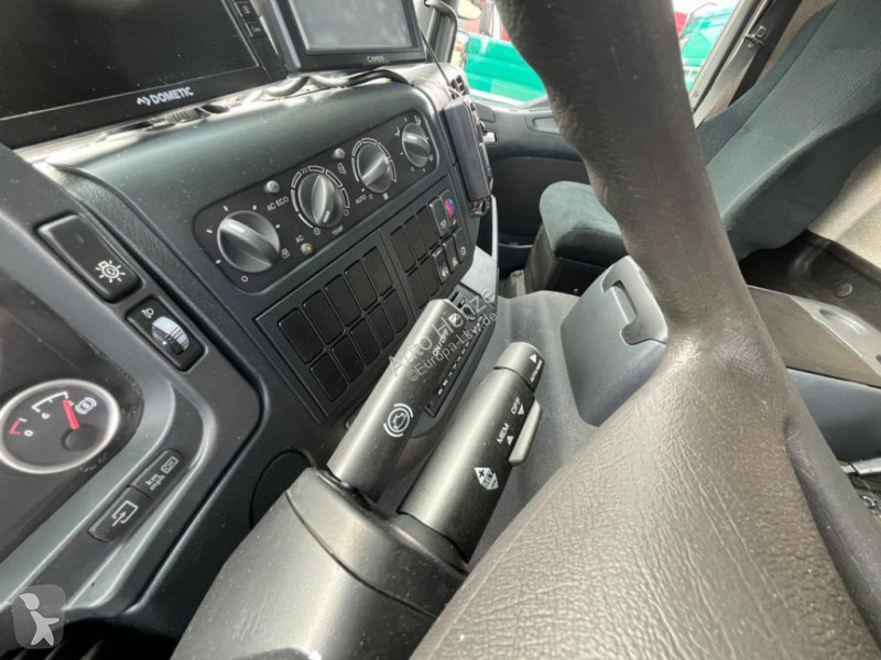Camion MAN TG-L 12.220 4x2 BL Standardkoffer...