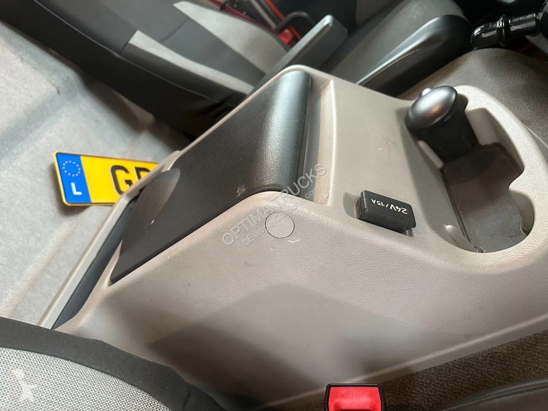 Vrachtwagen Renault D 12 220 / 264728 km