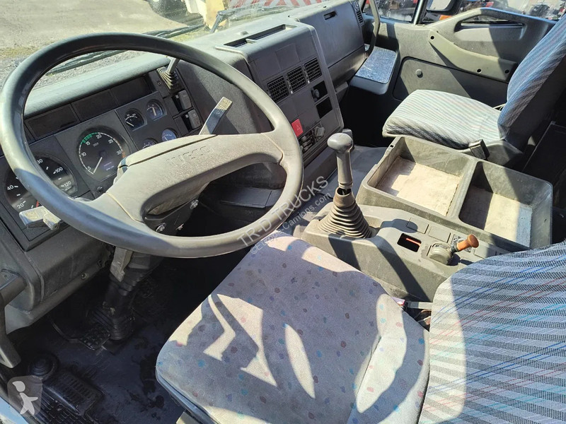 Camion Iveco 190 E27 - TIPPER + CRANE FASSI -...