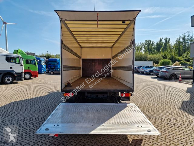 Kamion Iveco 75E16 / Ladebordwand / wenig KM