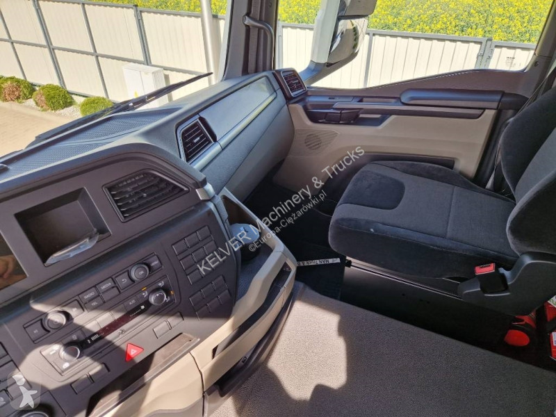 Camião MAN TGS 8x6 kipper