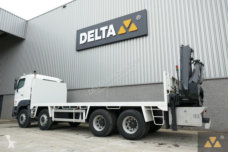 Camion Hino FY crane