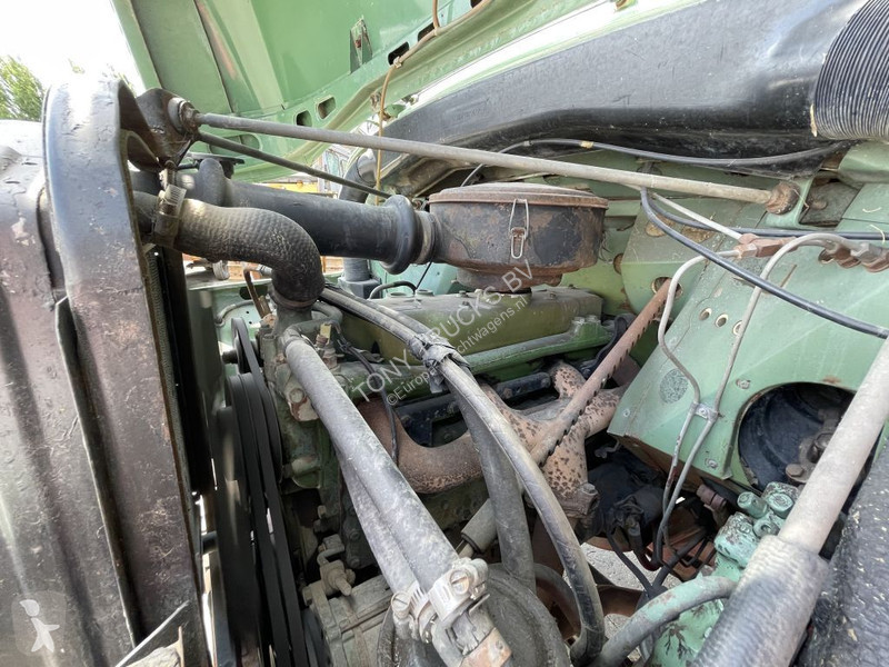 Kamion Mercedes 4X2 Tipper Manual Gear...