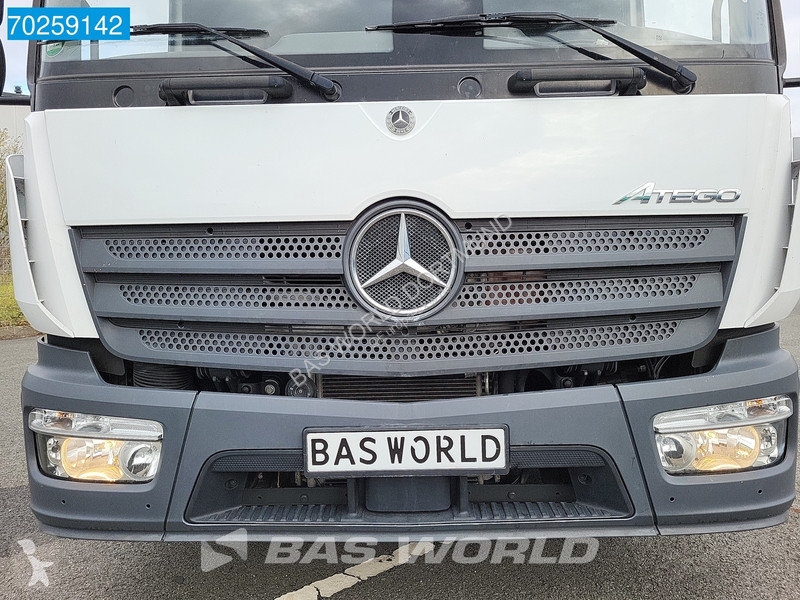 Camion Mercedes 816 4X2 7.49t Thermoking B-100...