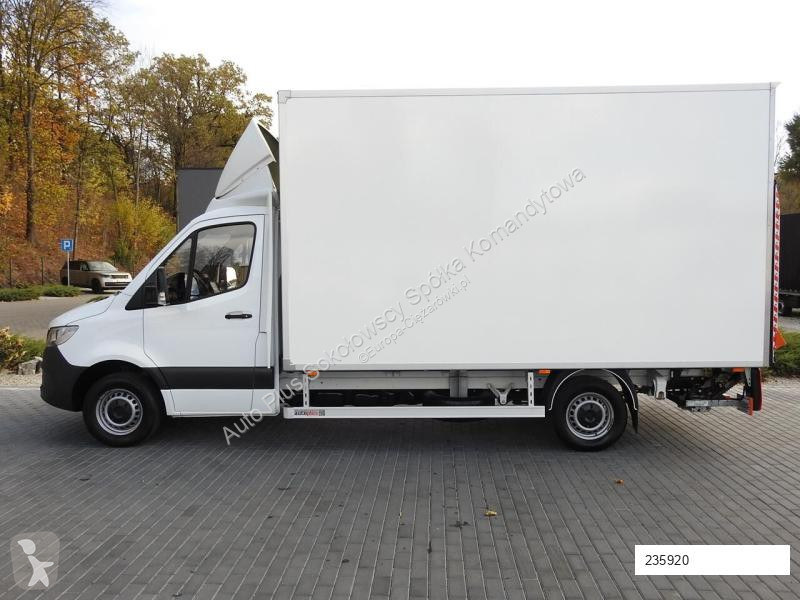 Kamion Mercedes SPRINTER KONTENER WINDA 8 PALET...