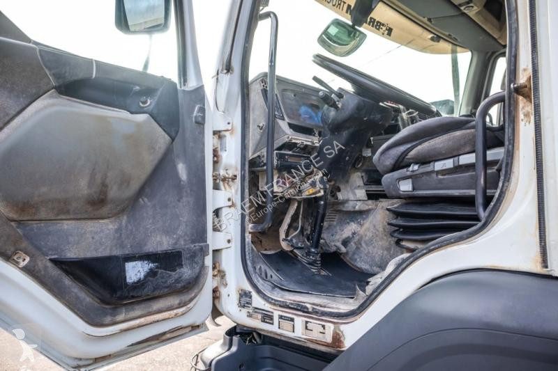 Vrachtwagen Renault KERAX 370-6X4+16000L/5COMP