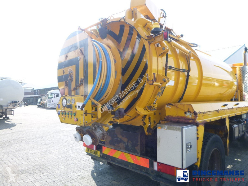 Camion Volvo 4x2 RHD Whale vacuum tank 8 m3