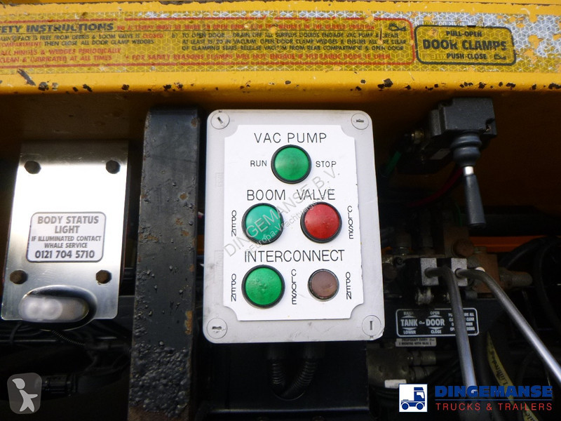 Kamion DAF 55220 4X2 RHD Whale vacuum tank 8.1 m3