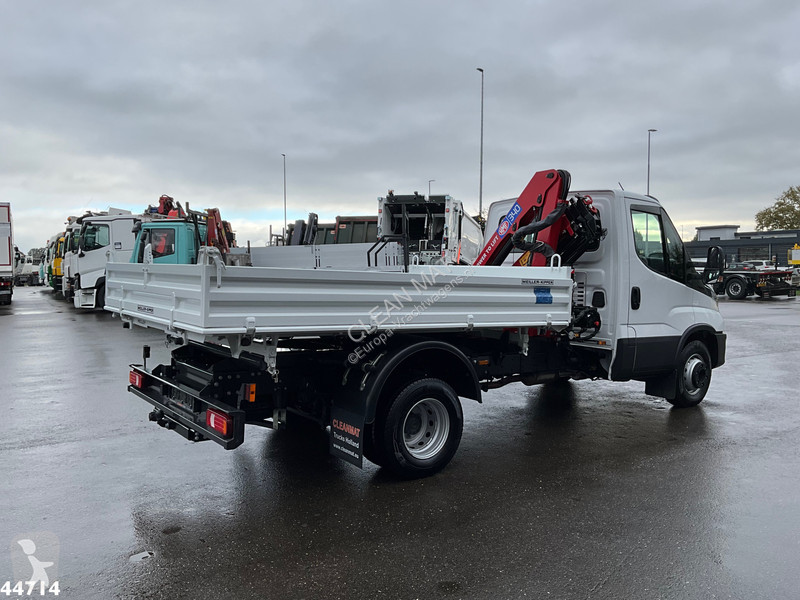 Vrachtwagen Iveco 72C18 HMF laadkraan 3,4...