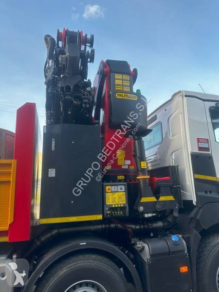 Kamion Renault Con pluma