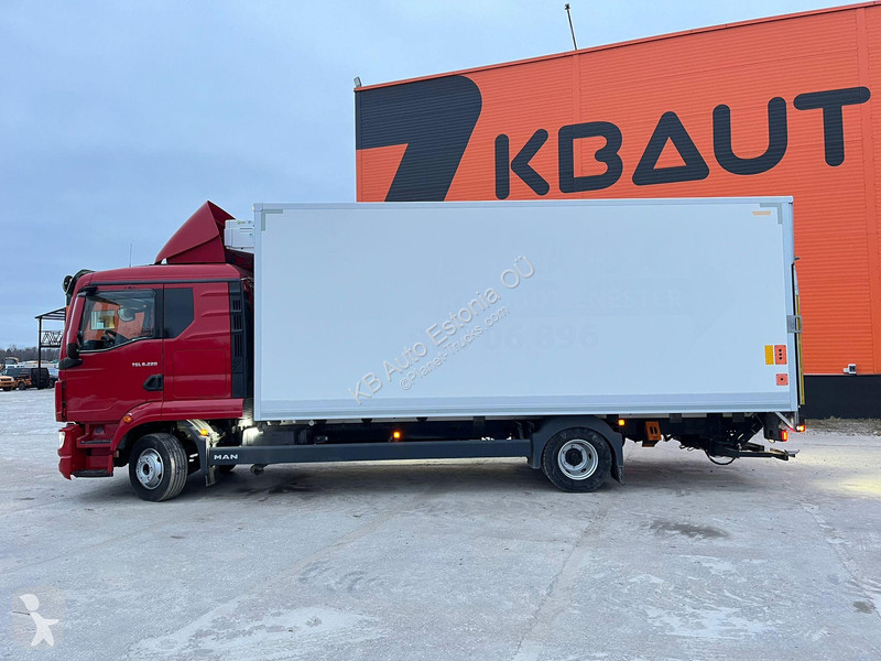 Kamion MAN 8.220 4x2 THERMOKING V-800MAX / BOX...