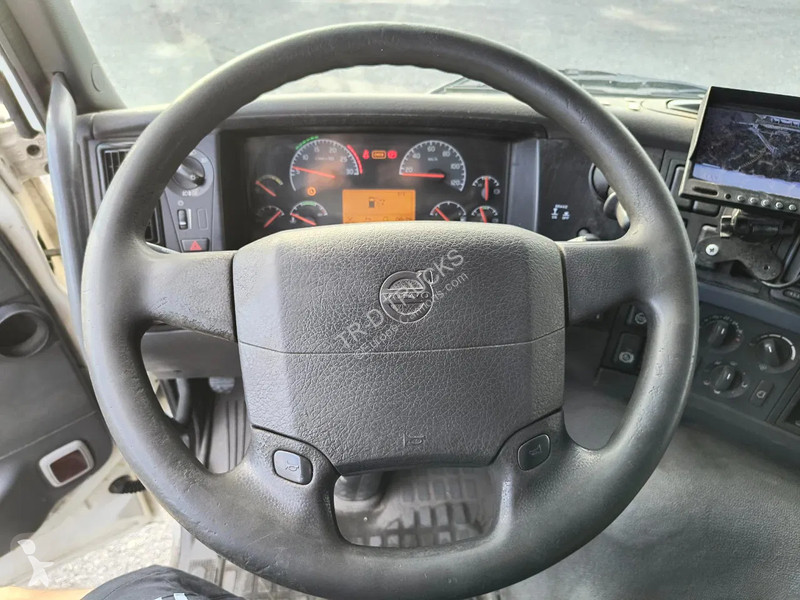Camion Volvo 440 13000L FUEL / CARBURANT - 4 COMP