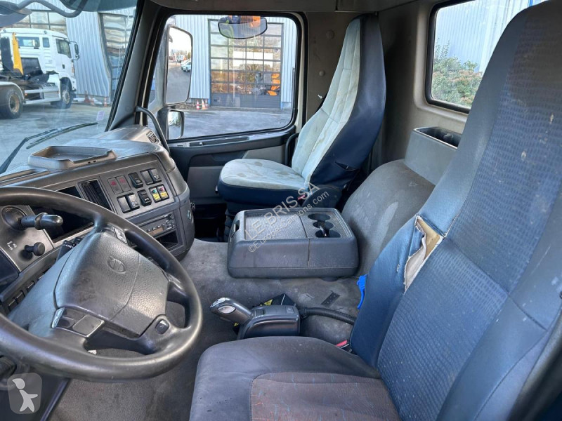 Kamion Volvo 400
