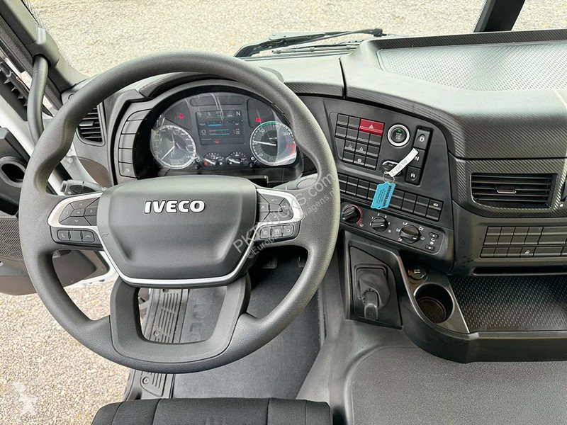 Kamion Iveco T-Way AD380T43H AT Crane Truck (3...