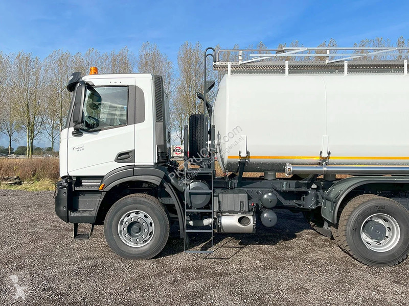 Camión Iveco T-Way AD380T43H AT Fuel Tank Truck...