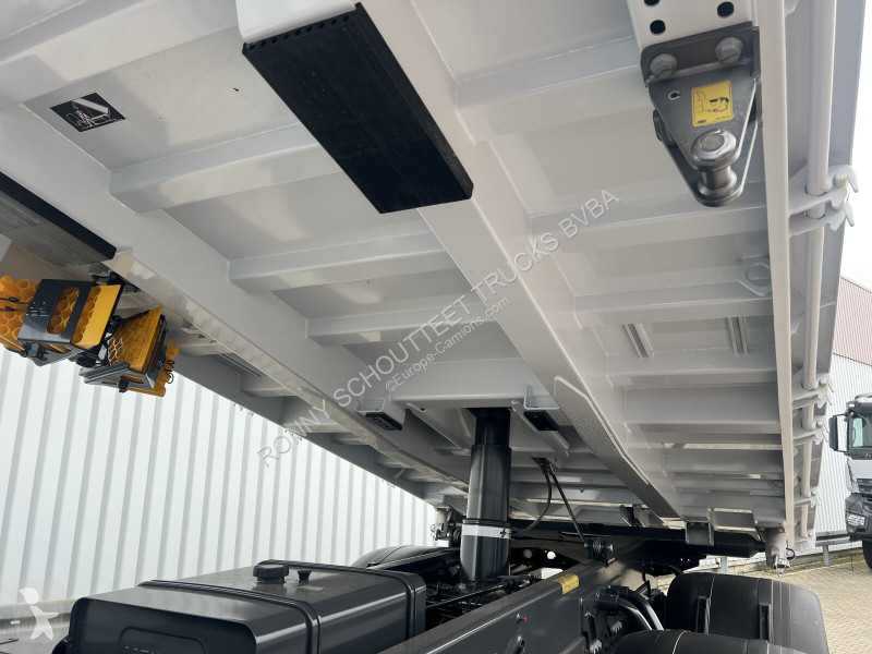 Camion Mercedes Arocs 3351 AK 6x6 Arocs 3351 AK...