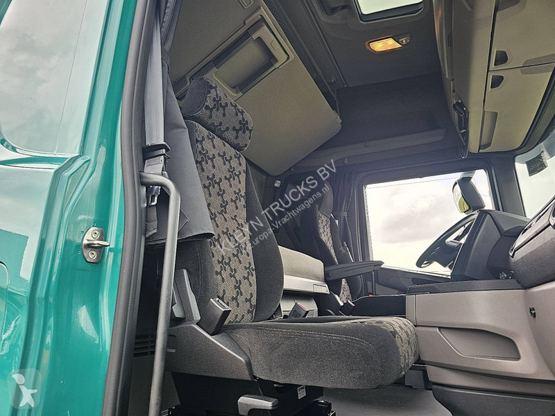 Kamion Scania S450 6X2*4 FORKLIFT CONN