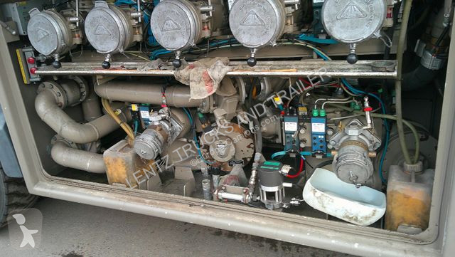 Lastbil Volvo 0-8X4--25400L-5 KAMMER-OBEN UNTEN...