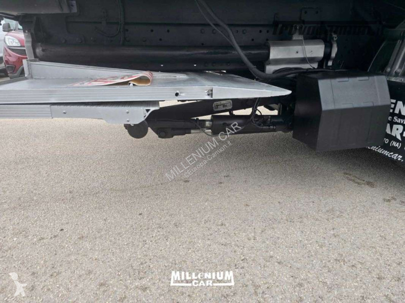 Kamion Iveco 150E25 CELLA 6,30 GRUPPO PEDANA KM...