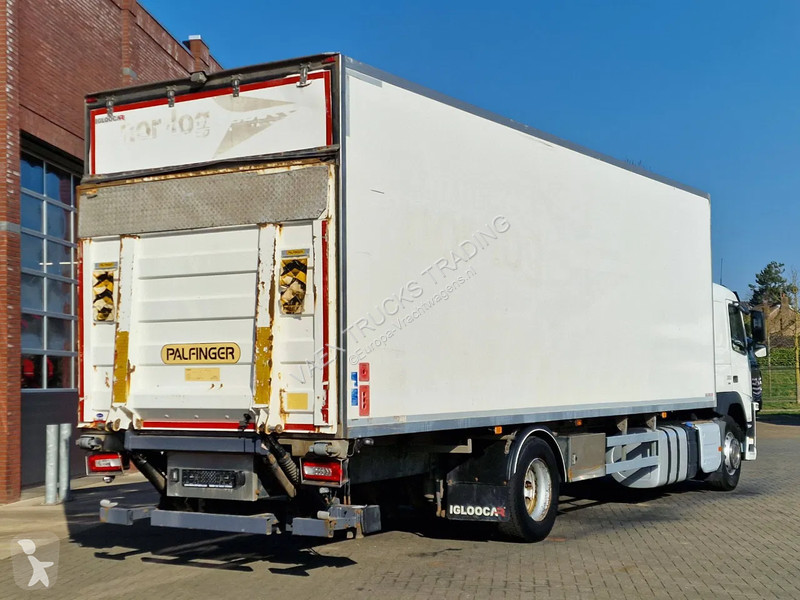 Kamion Volvo 330 4x2 - Carrier MT 18 Frigo -...