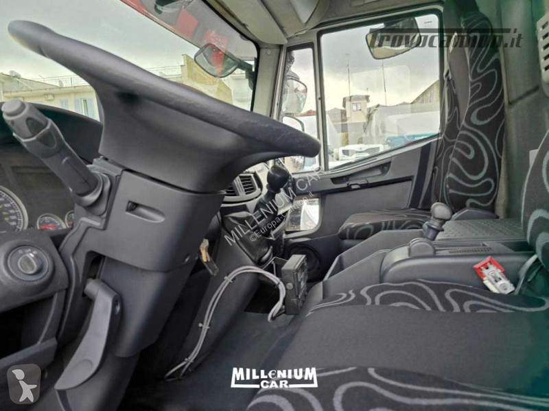 Kamion Iveco 140E22 CELLA 6,70 GRUPPO PEDANA...