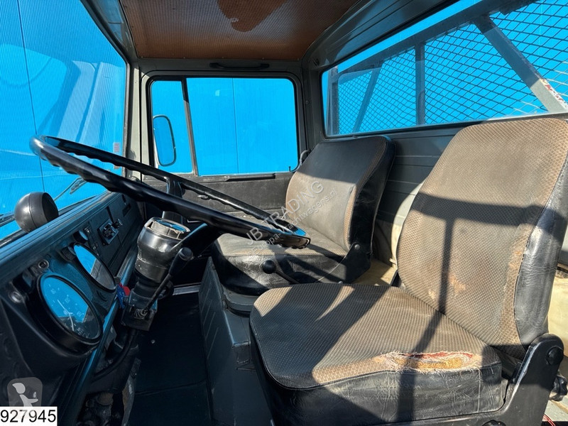 Kamion Mercedes D Manual, Steel suspension,...