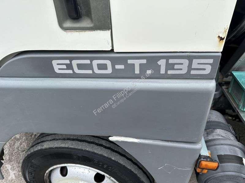 شاحنة Nissan T135