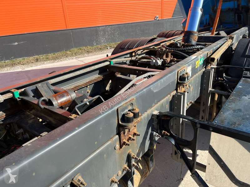 Kamion Volvo FM 330 6x2 BOX L=5125 mm