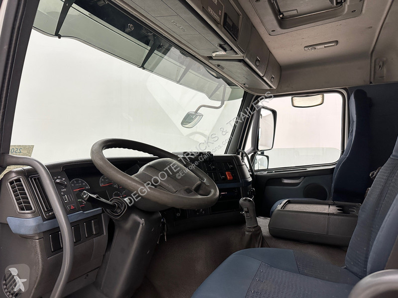 Camion Volvo 400