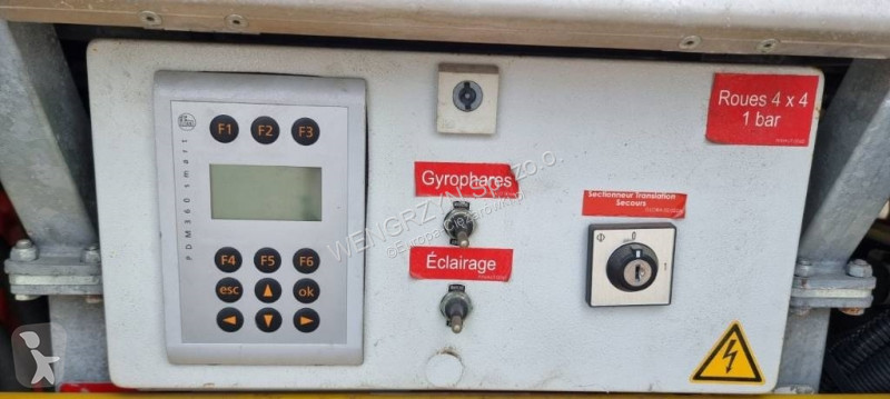 Kamion  Dwudrogowy podnośnik koszowy France...