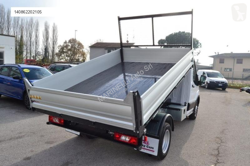 Véhicule utilitaire Ford 350 CASSONE...