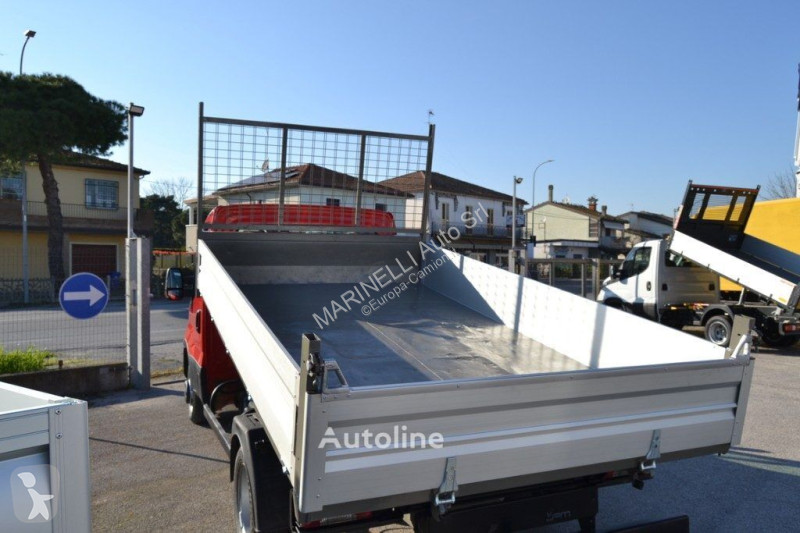 Véhicule utilitaire Iveco 35C13 2.3