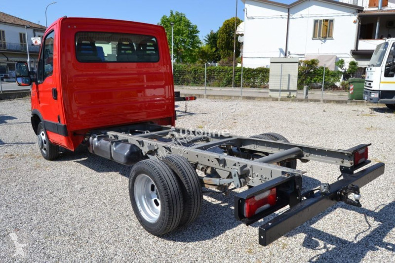 عربة نفعية Iveco 35C13 BTor 2.3 HPT TELAIO PARI...