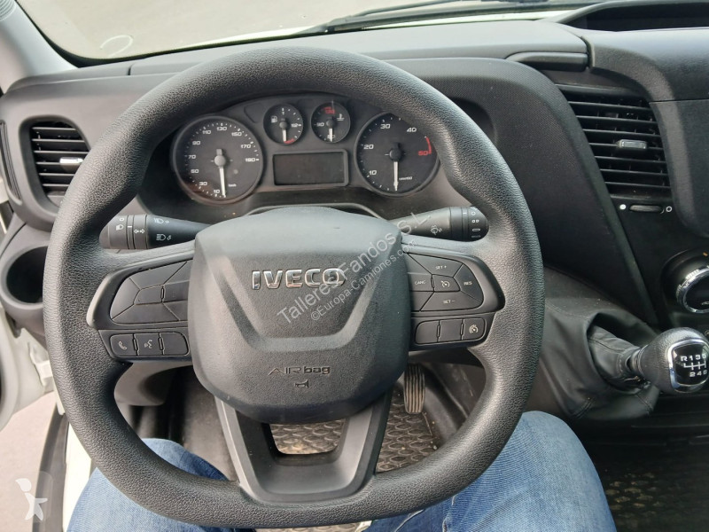 Veículo utilitário Iveco  35C16 20m3