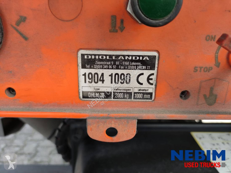 Camion Volvo 280 4X2 - 214.632Km - DH 2000Kg Lift