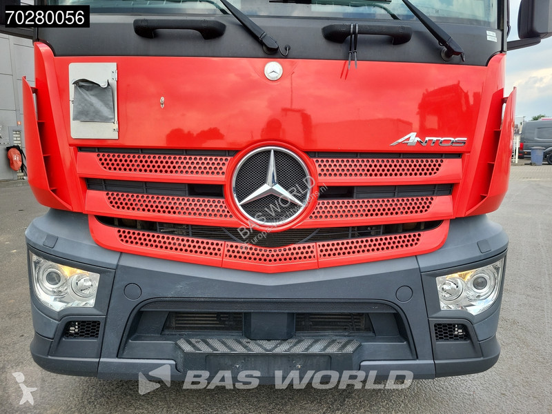 Vrachtwagen Mercedes 1827 4X2 19tonner 2000kg...